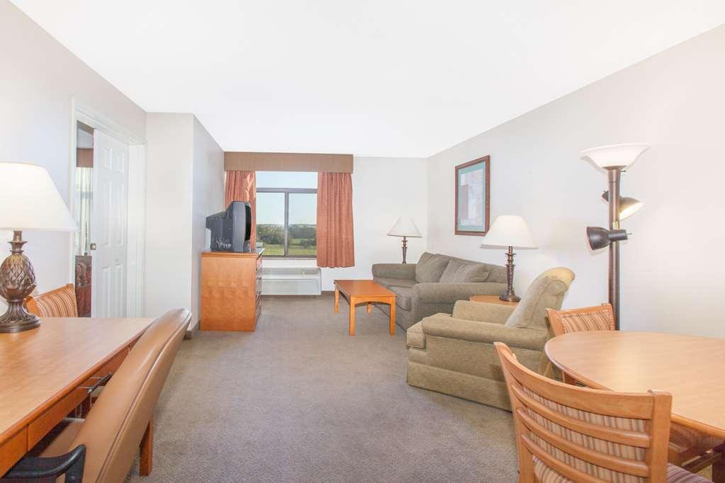Wingate By Wyndham Bentonville Room photo